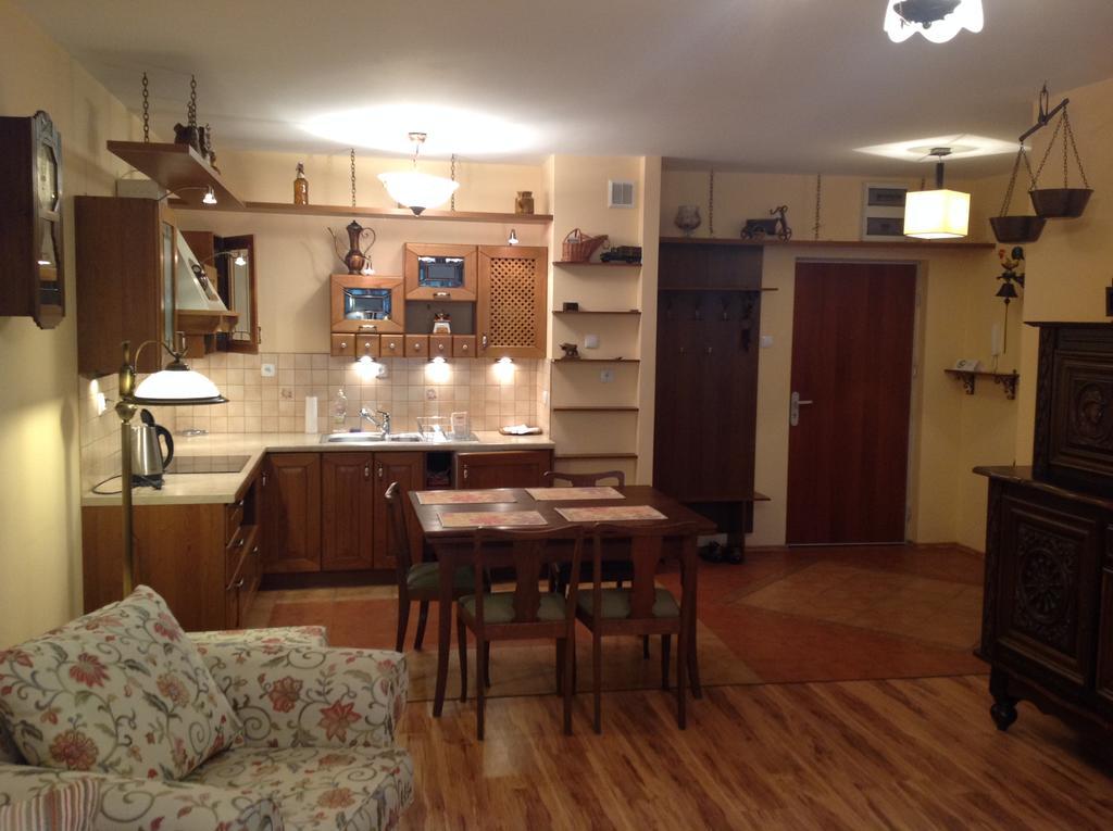 Apartament Stary Kazimierz - Apartamenty Pod Aniolem คาชิเมียร์ซ ดอลนี ภายนอก รูปภาพ